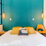 Modern Downtown Studio
