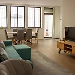 Orm- Flores Apartment