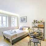 Door 65 - Historical Center Apartments