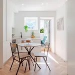Hostwise - Stylish Studio W/ Charming Terrace