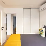 Yellow Breeze Apartment By Cozy Stay