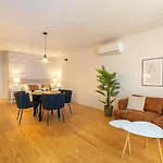 Spacious Loft W. Balcony In The Heart Of The City