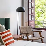 Terraced Apartment In The Heart Of Porto With Parking
