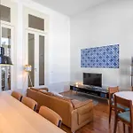 Oporto City Flats - The White Box House