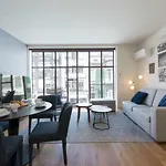 Contemporary Flat Near Sao Bento By Lovelystay