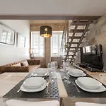 Modern Vintage Apartment In Porto