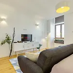 January\'S 31 Studio By Da\'Home