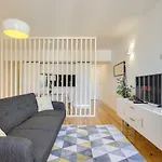 January\'S 31 Studio By Da\'Home