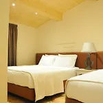 Naya-Downtown Guesthouse