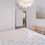 Music House 3 Bedroom Apt W Garage