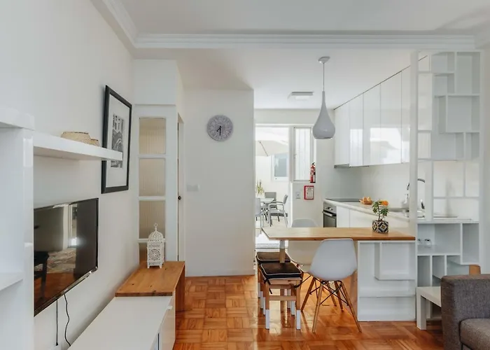 Esm Rental - Palmela\'S Romantic Terrace