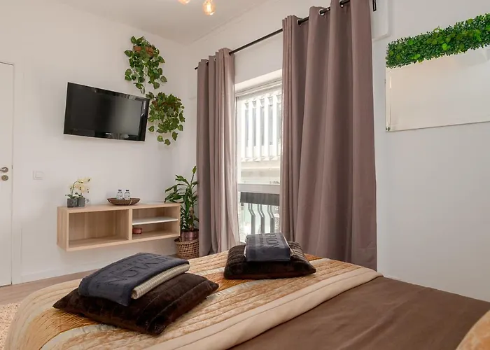 Avenue View Rooms