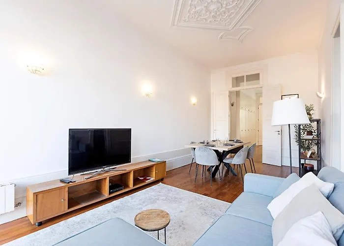 Lovelystay - Aurora Heights Apartment