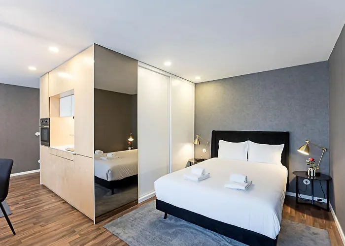 Super Central Flat W/ Ac By Lovelystay