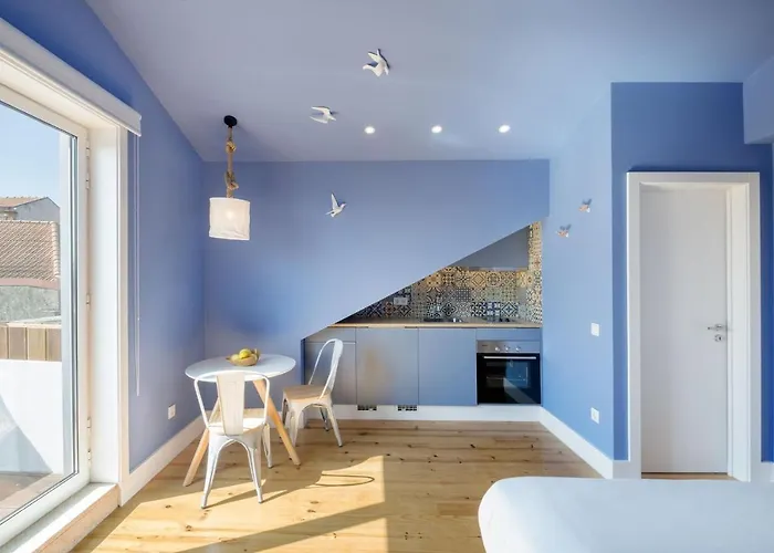 Seagull Attic Apt W/ Stunning View & Balcony