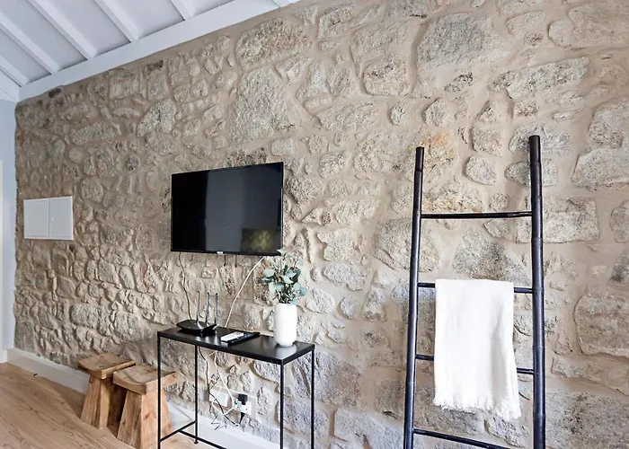 Cimo De Vila 62 By Lovelystay