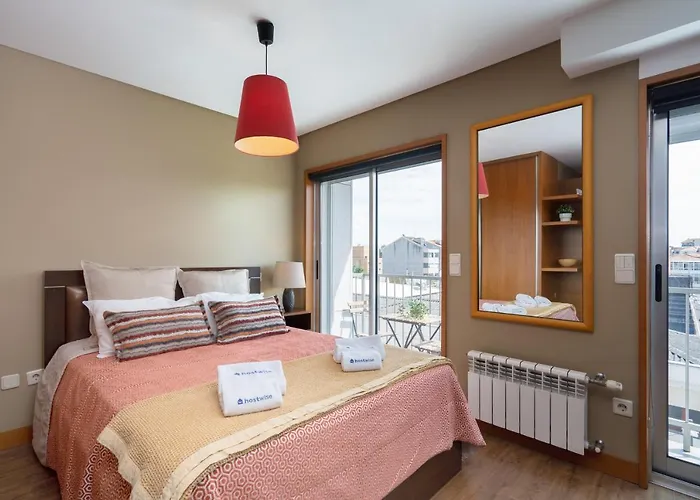 Host Wise - Bright Fresh Flat With Garage - Marques