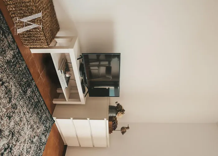 Remarkable 1-Bed Apartment In Porto