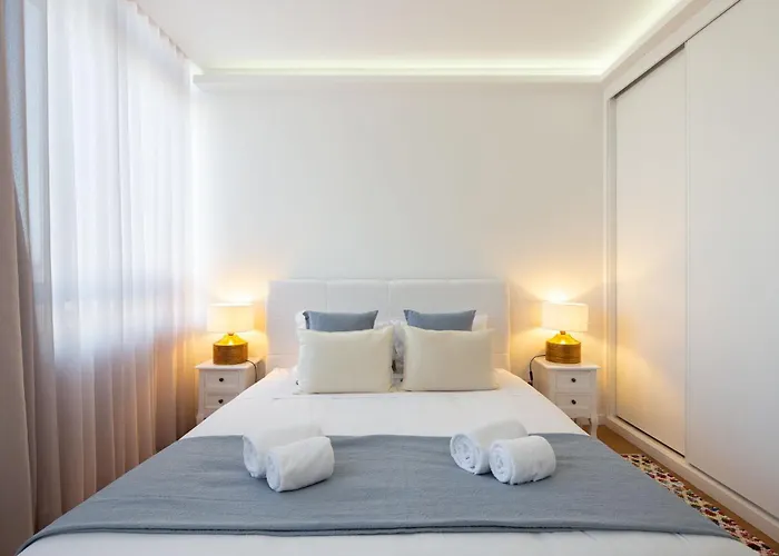 Lovelystay - Penthouse Balcony Apartment