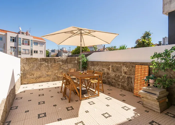 Host Wise - Elegant Colorful House W Private Terrace