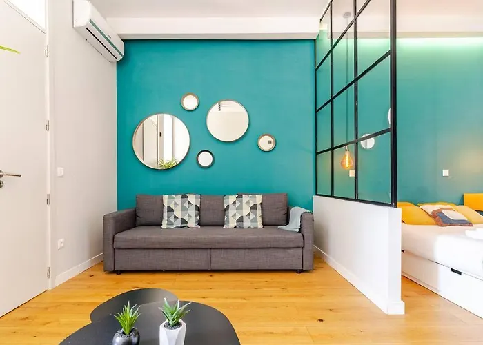 Modern Downtown Studio