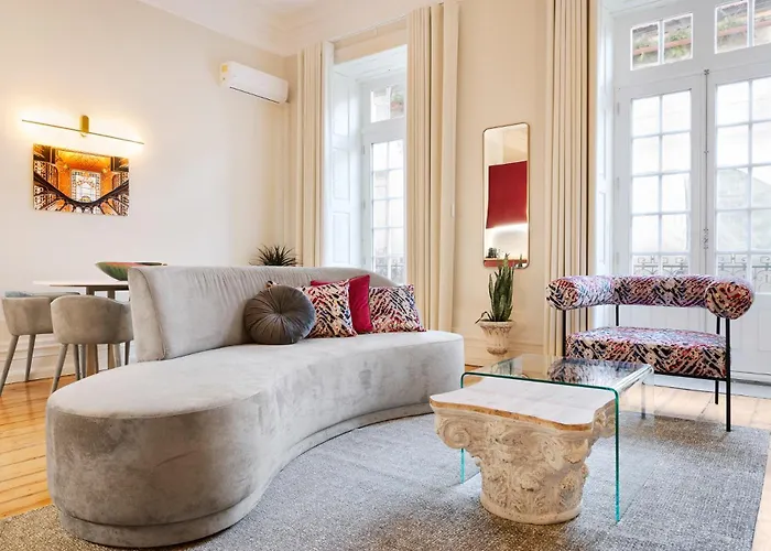 42 2 F Historical Apartment At Cardosas Block