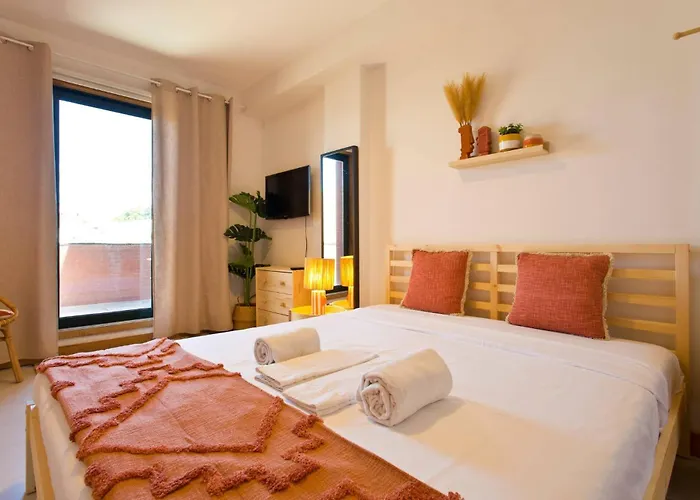 Aposentus - Contemporary Comfort