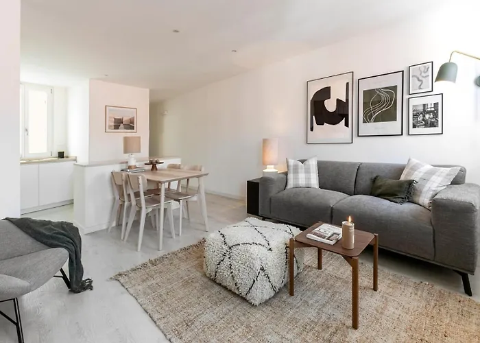 Modern 2-Bed Apartment With View To Clerigos Tower