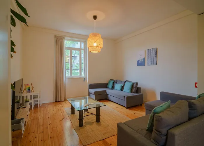 Spacious Apartment For 12 Guests
