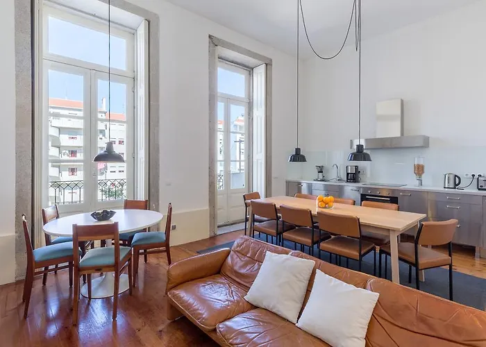 Oporto City Flats - The White Box House
