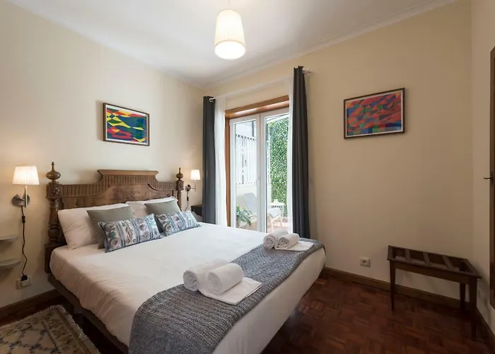 Lovelystay - Heritage Collection House With 4Bedrooms
