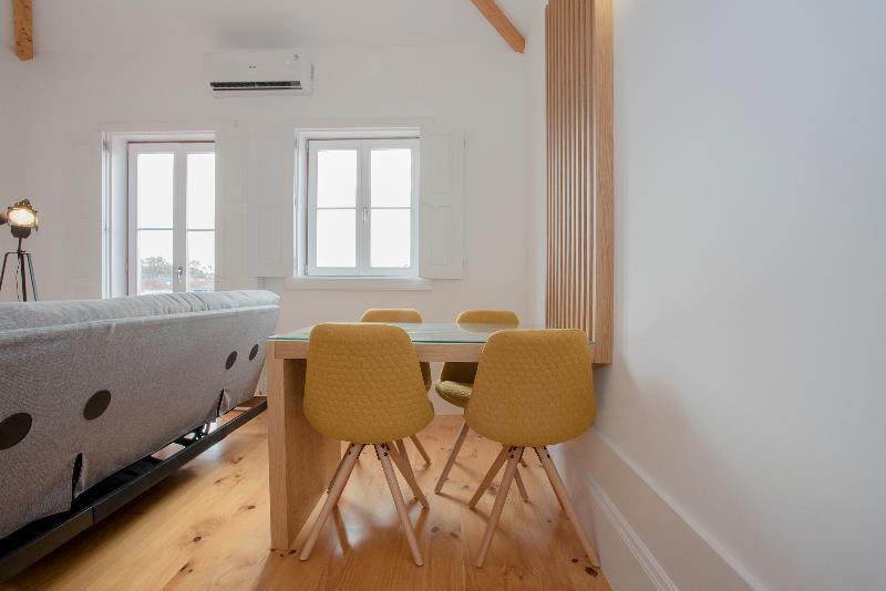 Liiiving In Historic & Sunny Terrace Apartment *