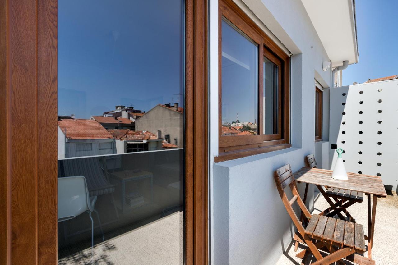 Spacious And Bright I - 4 Floor No Elevator Apartment *