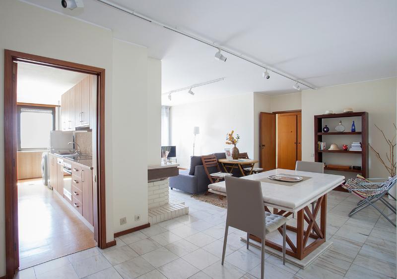 Liiiving In - Sea And River View Apartment