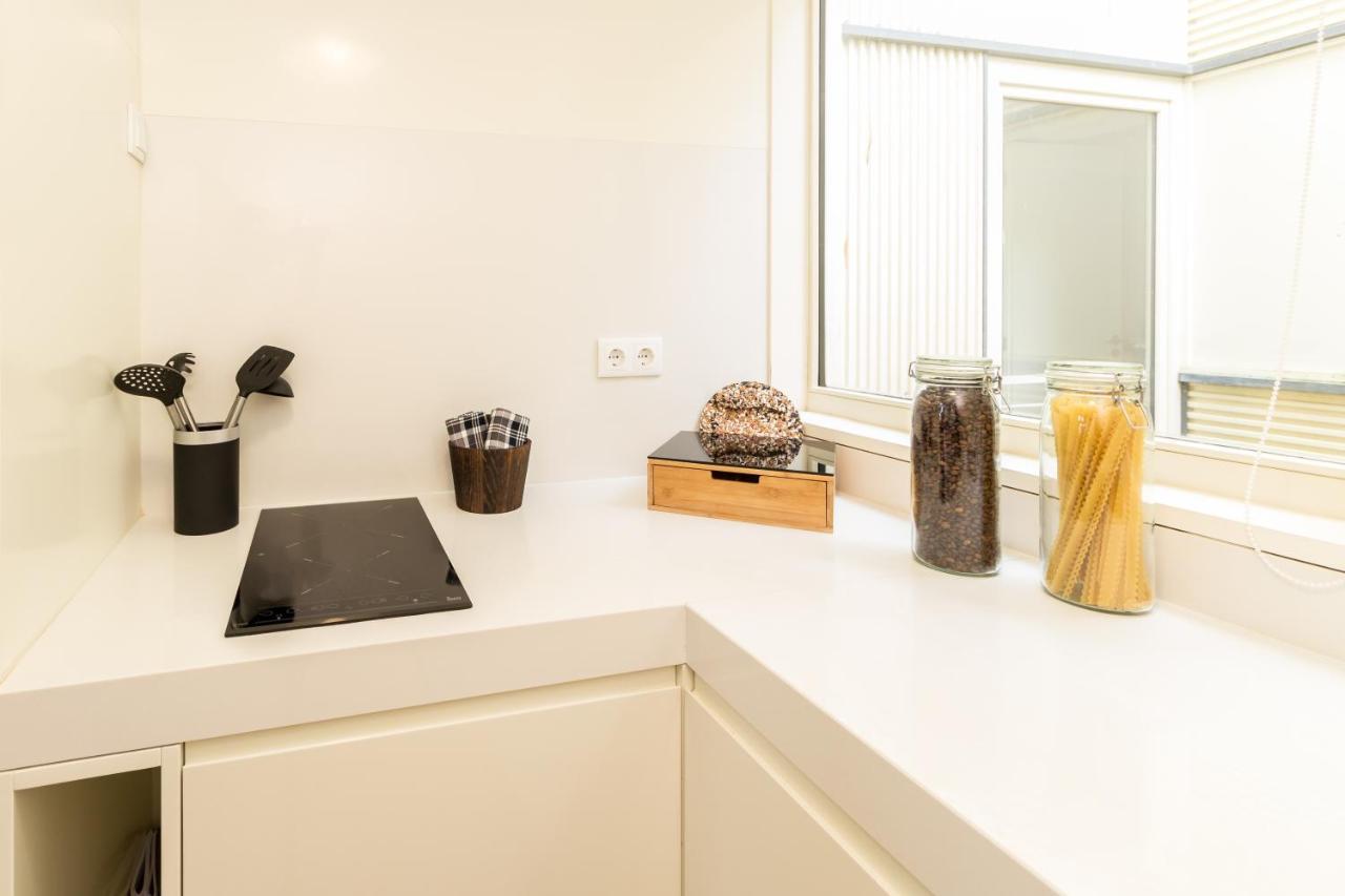 Guest H4u - Flores Lello Center Apartment *