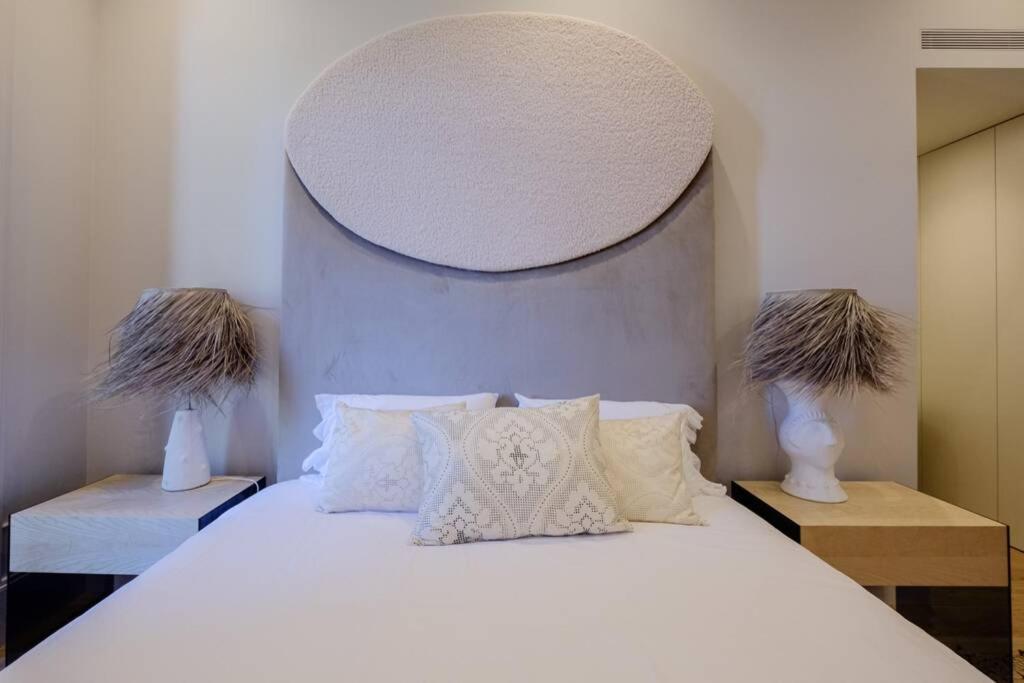 Boutique Rentals- Art & Charm W/ Balcony & Garage * Porto
