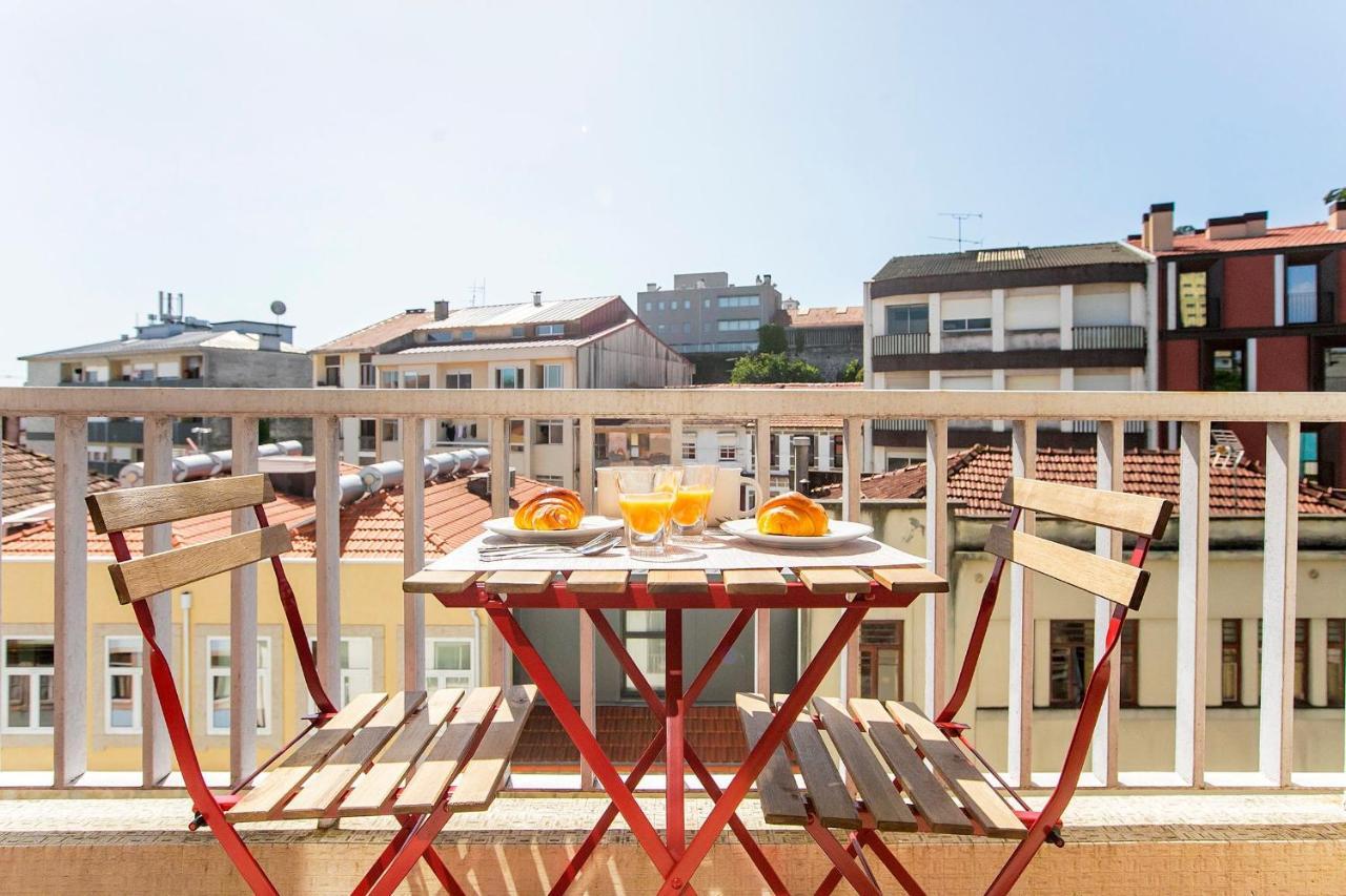 Apartment 3br With Balcony And Free Parking By Lovelystay Porto