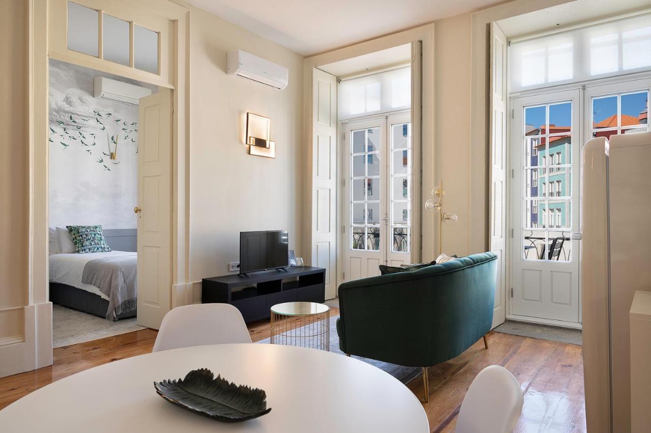 Historic At Cardosas With Balcony Apartamento