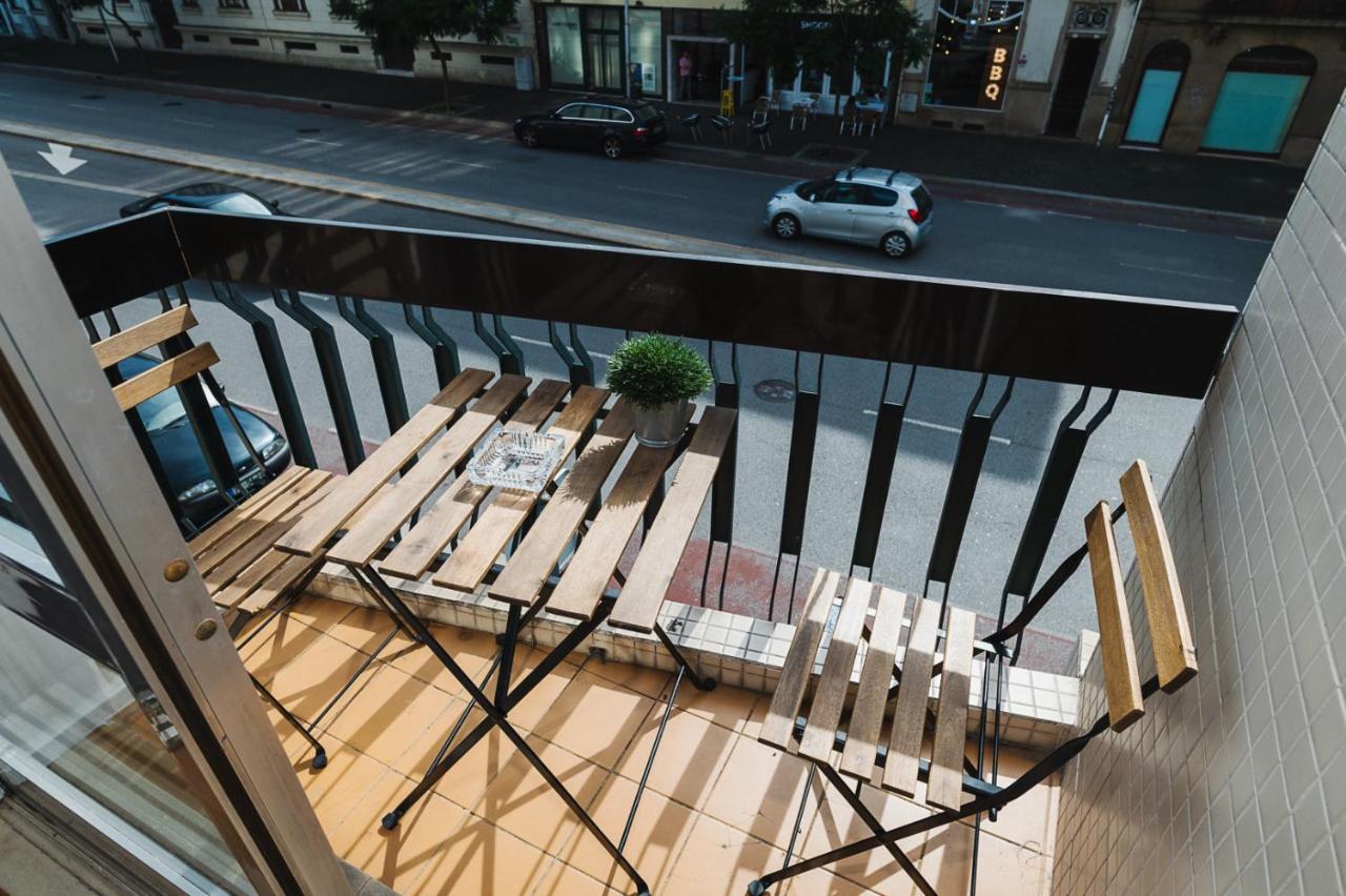 Avenue View *