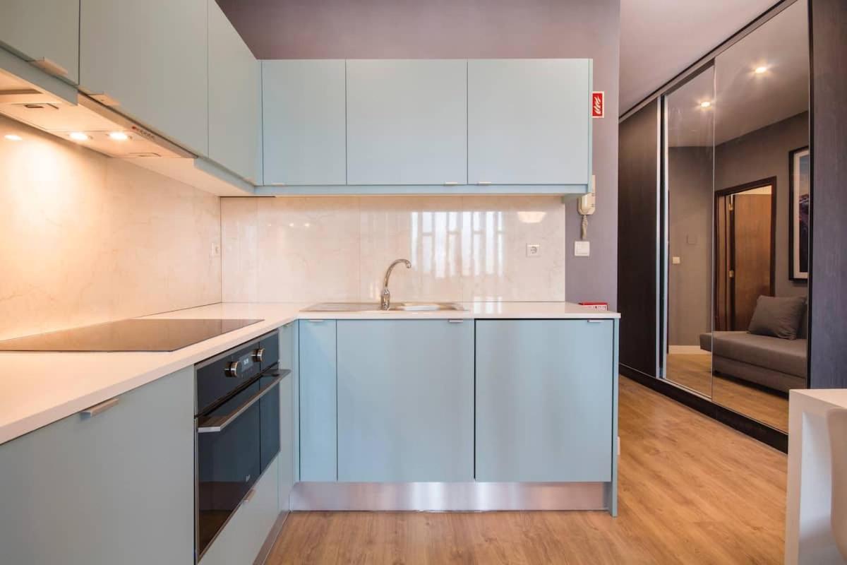 447 Gale Wifi, Parking Apartment