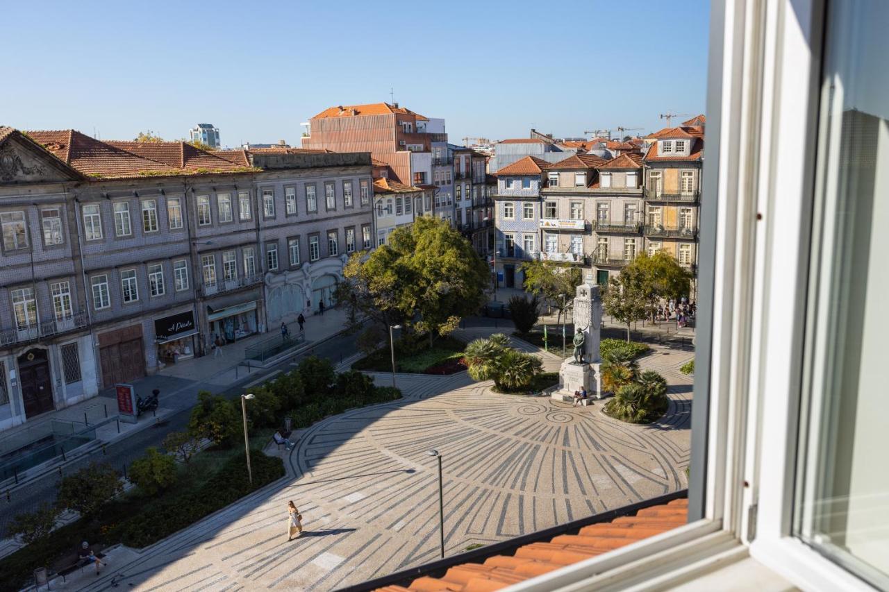 Box Market Square Apartment