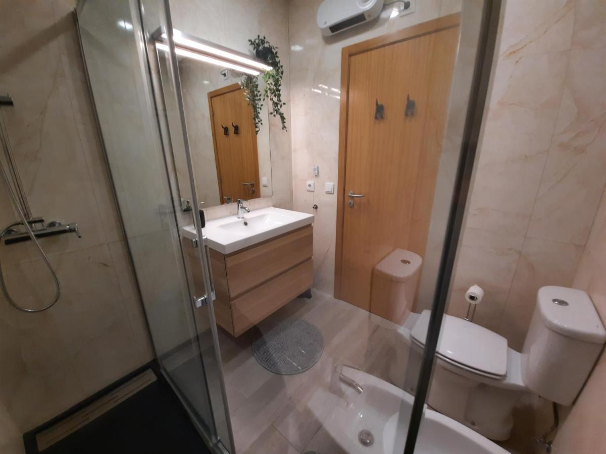 North Al - Bj808 Center Apartment