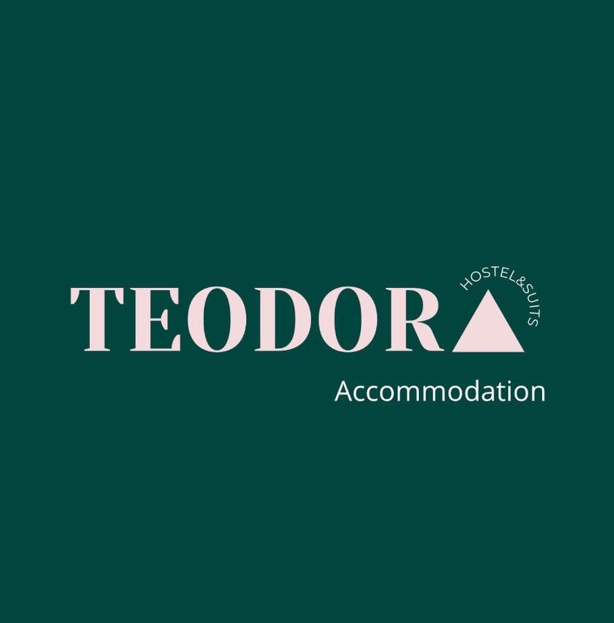 Teodora & Suits Hostel *