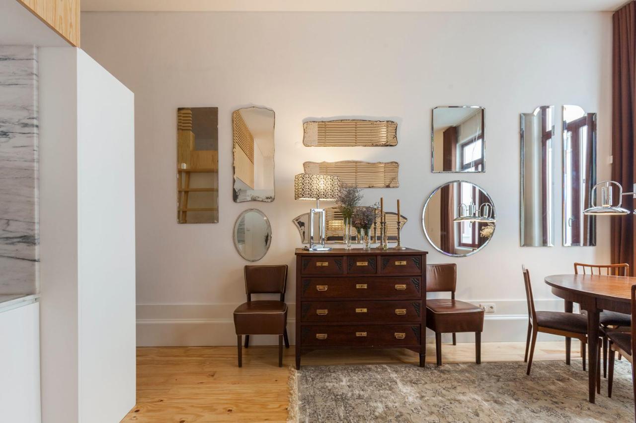 Vintage River Flat By Ml
