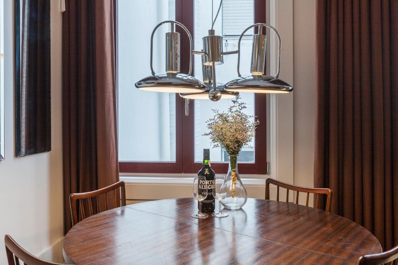 Vintage River Flat By Ml *