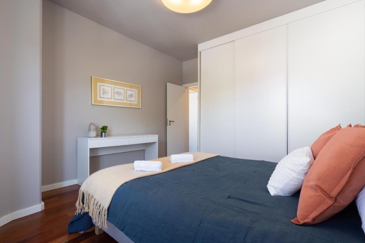 Apartment Roomy Stylish Flat With Balcony Porto
