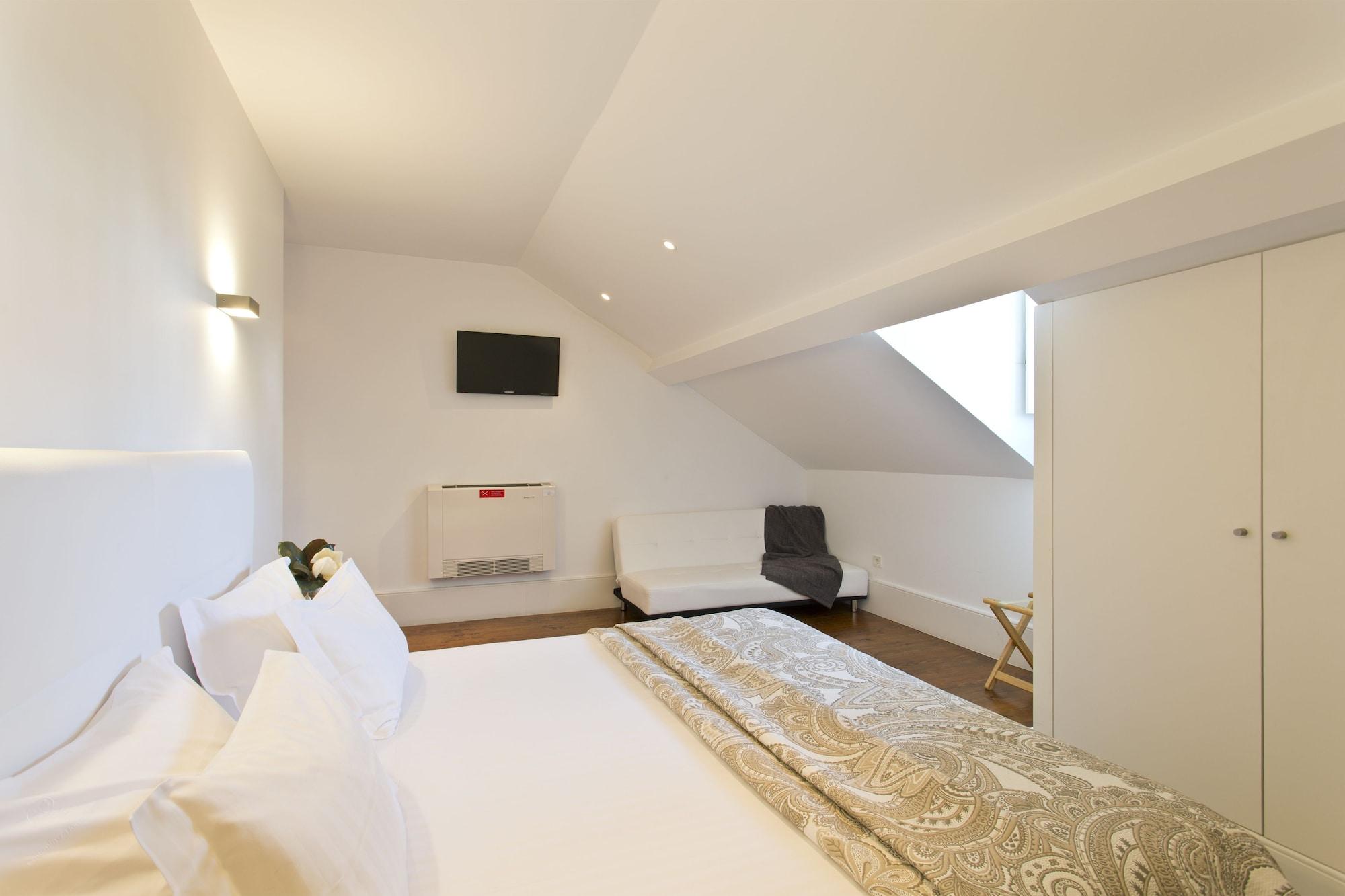 Oporto Comfort Charming Cedofeita Bed & Breakfast 2*