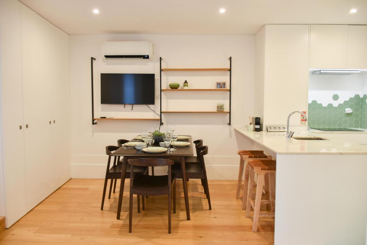 Apartamento Lindo 2 Quartos Com Pátio - Batalha