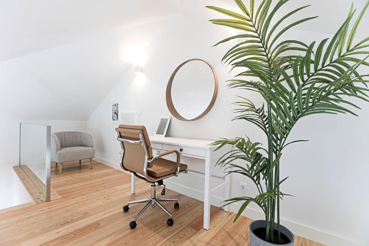 Apartment Stunning Duplex Near River By Lovelystay