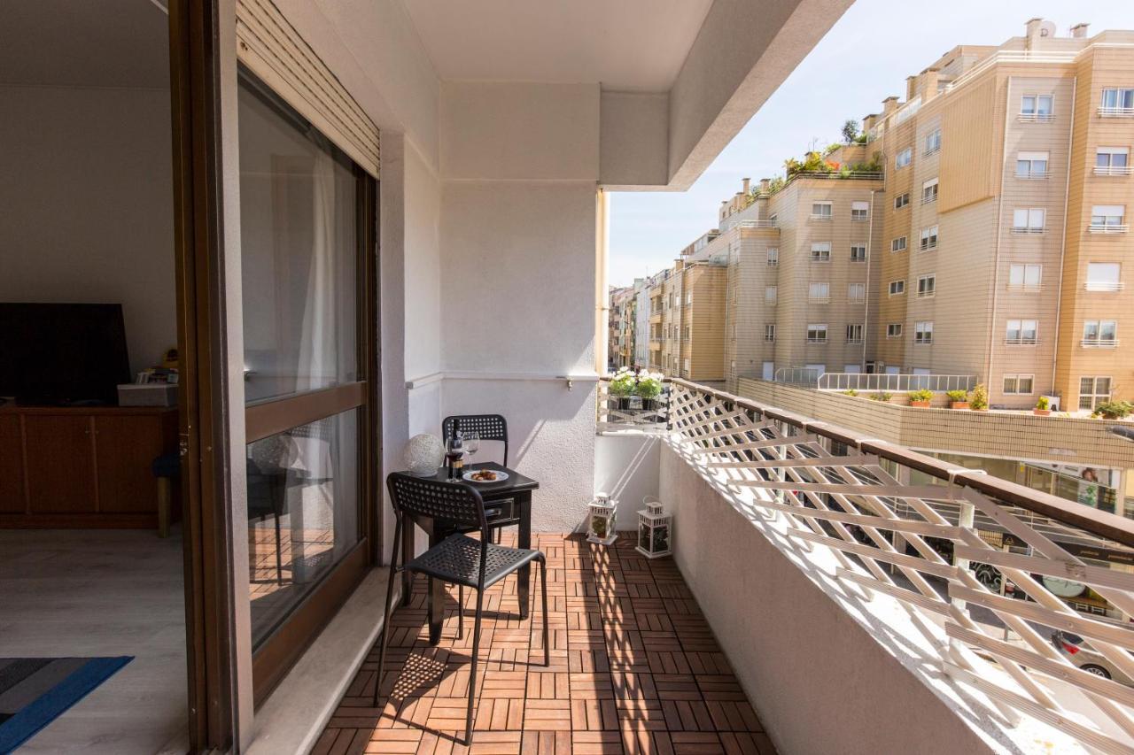 Apartment Metro Lapa House With Sunny Balcony And A/c Porto